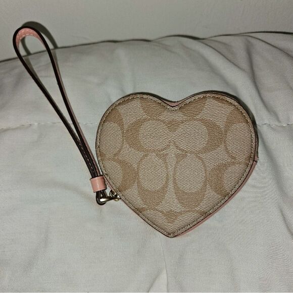 Coach Heart-Shaped Wristlet with Fun Graphics - Picture 5 of 6